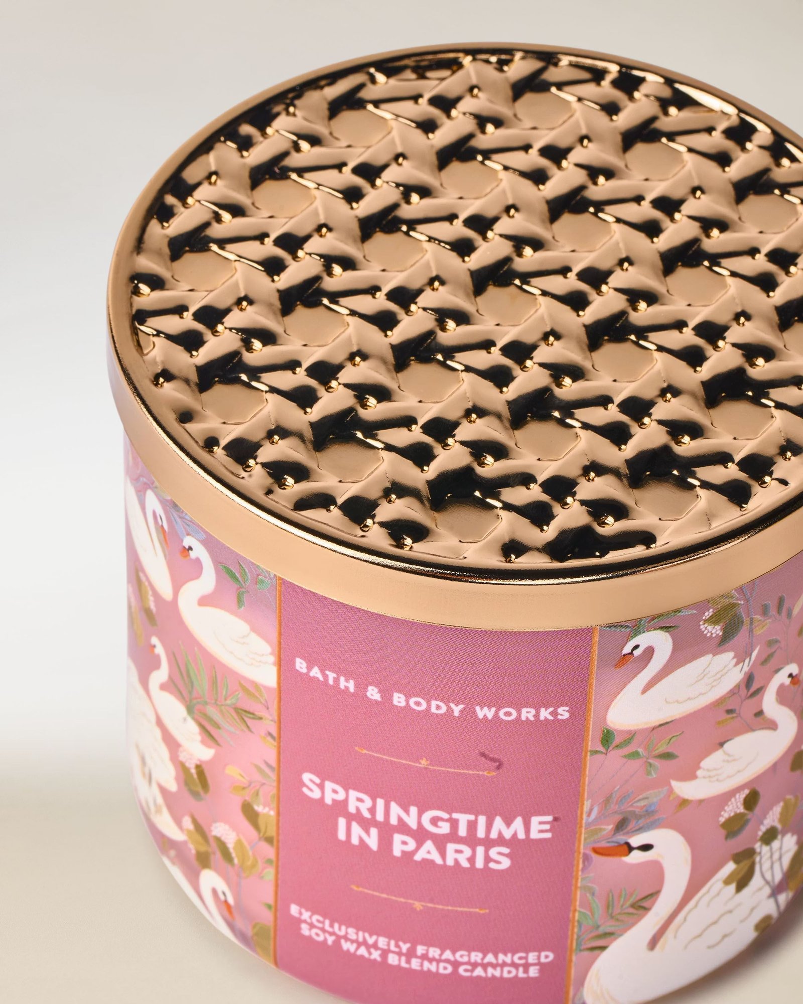 Springtime In Paris 3-Wick Candle - Image 2